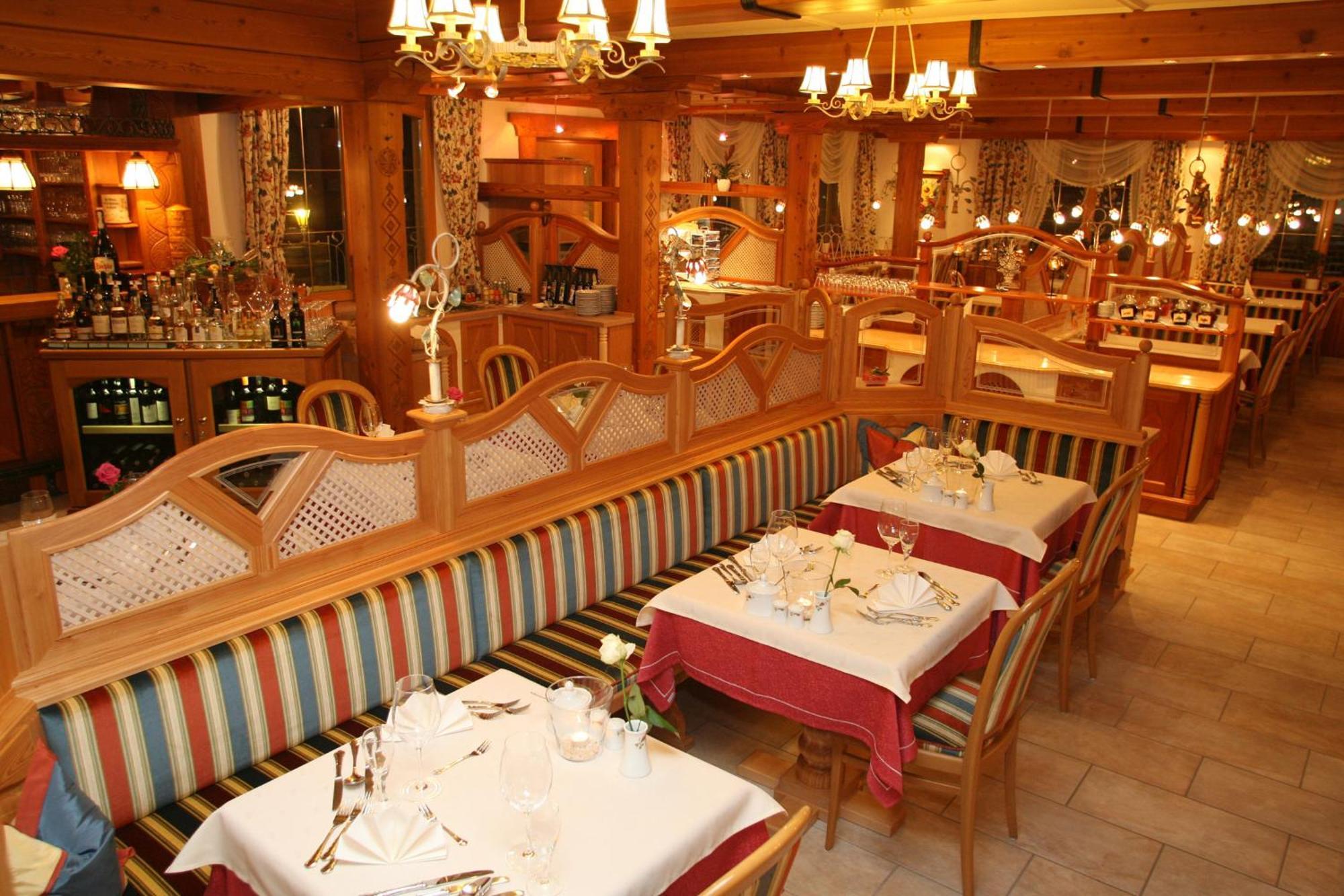 Hotel Neuwirt รัมเซา อัม ดาคชไตน์ ภายนอก รูปภาพ